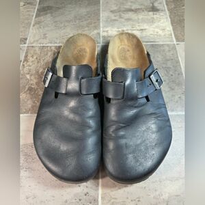BIRKENSTOCK BOSTON OILED LEATHER CLOGS.